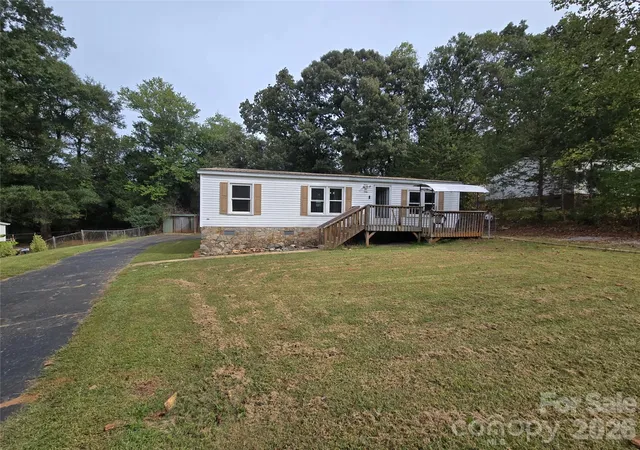 Single family home for sale at 1127 Mcree Hts Cir, Newton, NC 28658 | MLS# 4433424