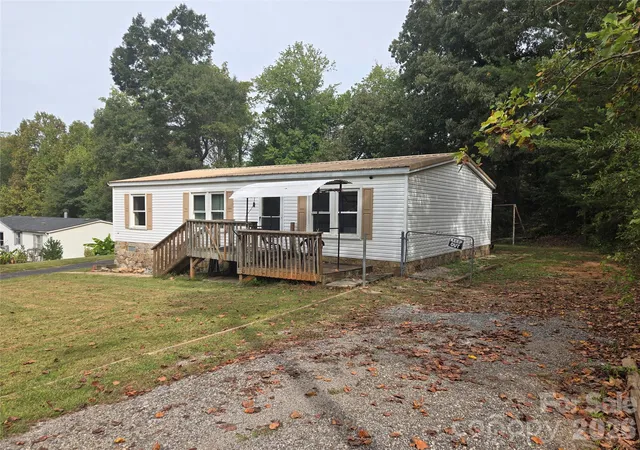 Photo 3 of Single family home for sale at 1127 Mcree Hts Cir, Newton, NC 28658 | MLS# 4433424 | Listing updated on 2026-10-11