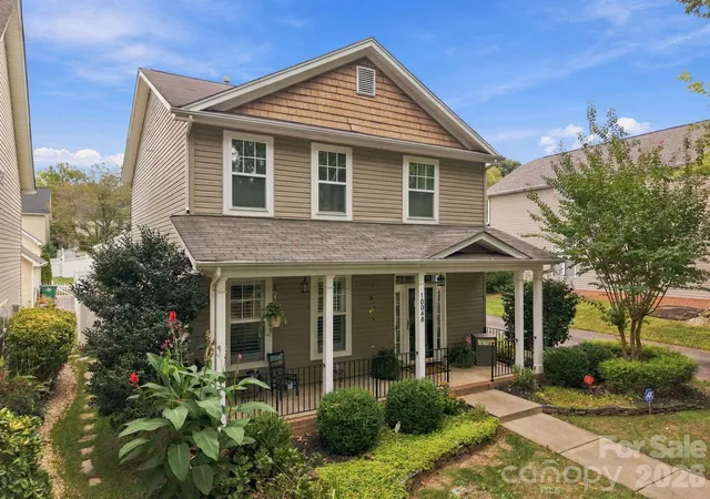 Photo 2 of Single family home for sale at 10048 Switchyard Dr, Cornelius, NC 28031 | MLS# 4433430 | Listing updated on 2026-10-27