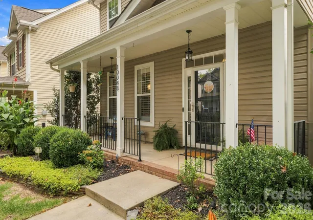 Photo 3 of Single family home for sale at 10048 Switchyard Dr, Cornelius, NC 28031 | MLS# 4433430 | Listing updated on 2026-10-27