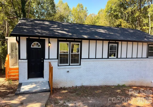 Photo 1 of Single family home for sale at 169 8th Avenue Sw, Conover, NC 28613 | MLS# 4433431 | Listing updated on 2026-10-24