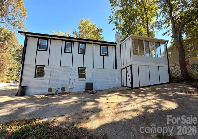 Photo 3 of Single family home for sale at 169 8th Avenue SW, Conover, NC 28613 | MLS# 4433431 | Listing updated on 2026-10-24