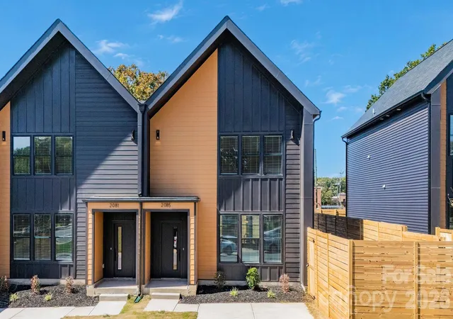 Photo 1 of Townhouse for sale at 2085 Custer St, Charlotte, NC 28216 | MLS# 4433436 | Listing updated on 2026-10-14