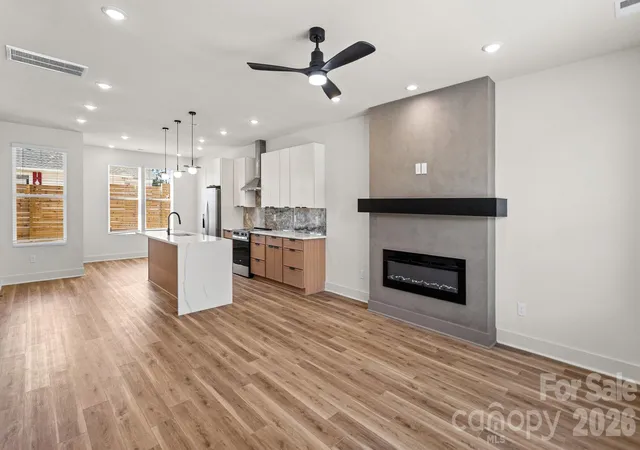 Photo 3 of Townhouse for sale at 2085 Custer St, Charlotte, NC 28216 | MLS# 4433436 | Listing updated on 2026-10-14