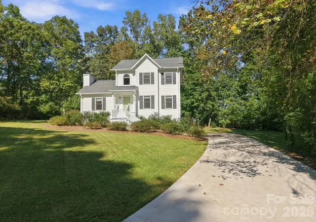 Photo 1 of Single family home for sale at 1270 Berra Pl, Hickory, NC 28602 | MLS# 4433437 | Listing updated on 2026-10-29