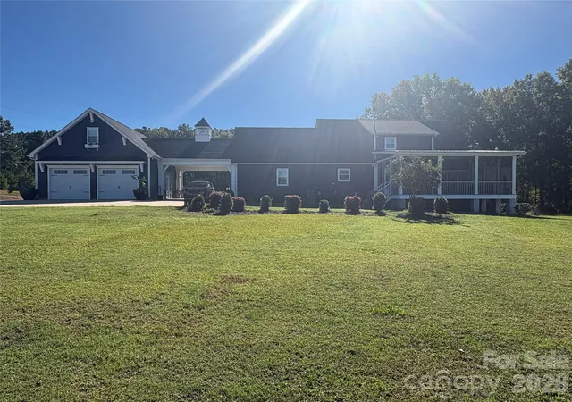 Photo 2 of Single family home for sale at 3076 Crestview Ln, Lancaster, SC 29720 | MLS# 4433451 | Listing updated on 2026-10-22