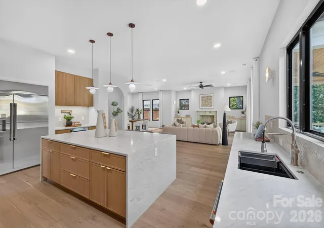 Photo 4 of Single family home for sale at 433 Hollis Rd, Charlotte, NC 28209 | MLS# 4433454 | Listing updated on 2026-10-30