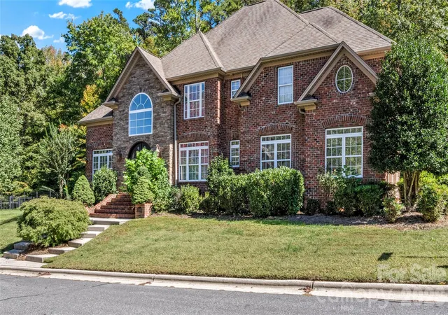 Single family home for sale at 1391 Somerset Cvs Dr, Winston-Salem, NC 27103 | MLS# 4433462