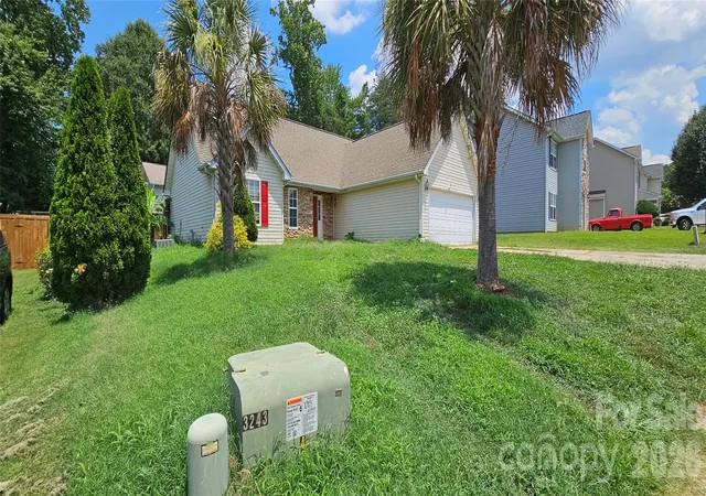 Photo 1 of Single family home for sale at 2660 Stagbuck Dr, Gastonia, NC 28052 | MLS# 4433466 | Listing updated on 2026-10-27