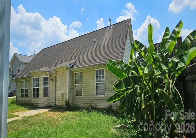Photo 4 of Single family home for sale at 2660 Stagbuck Dr, Gastonia, NC 28052 | MLS# 4433466 | Listing updated on 2026-10-27