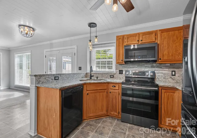 Photo 4 of Single family home for sale at 8004 Rachel Ct, Waxhaw, NC 28173 | MLS# 4433467 | Listing updated on 2026-10-16