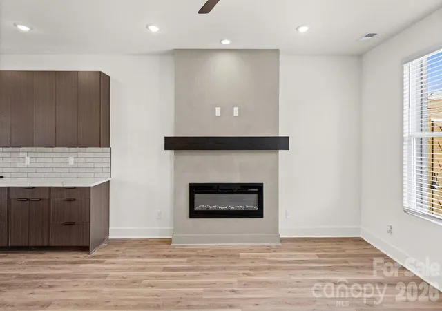Photo 4 of Townhouse for sale at 2093 Custer St, Charlotte, NC 28216 | MLS# 4433469 | Listing updated on 2026-10-14