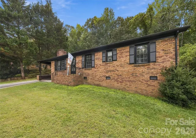 Photo 2 of Single family home for sale at 4721 Can Do Ct, Gastonia, NC 28056 | MLS# 4433475 | Listing updated on 2026-10-10