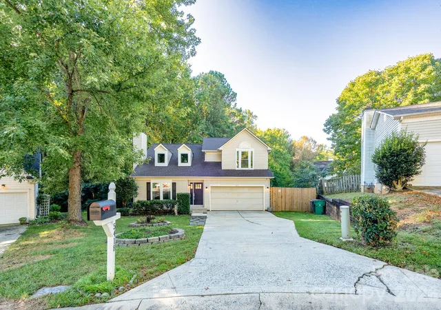 Photo 2 of Single family home for sale at 5418 Groveton Ct #55, Charlotte, NC 28269 | MLS# 4433479 | Listing updated on 2026-10-27