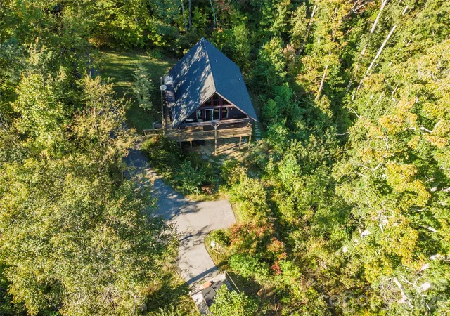 Photo 3 of Single family home for sale at 98 Maple Forest Rd, Fairview, NC 28730 | MLS# 4433489 | Listing updated on 2026-10-26