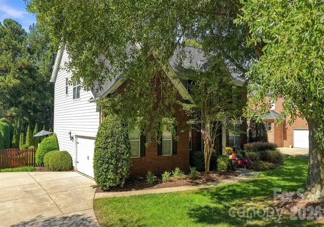 Photo 2 of Sale Pending at 15502 Tolliver Dr, Charlotte, NC 28277 | MLS# 4433498 | Listing updated on 2026-10-24