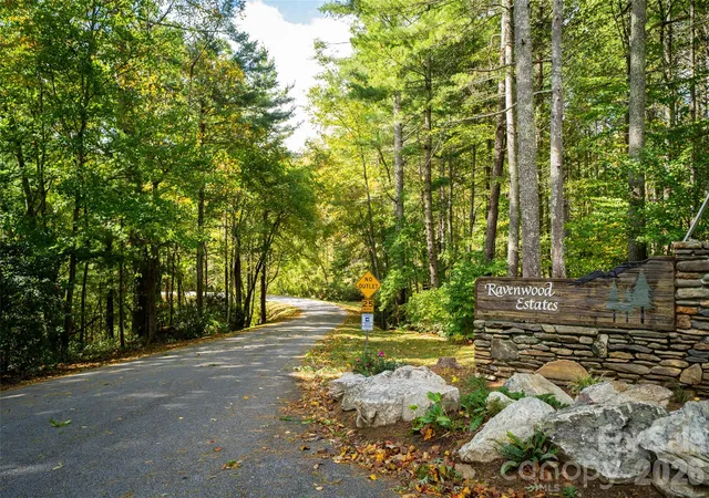 Photo 1 of Single family home for sale at 2 Dogwood Ln, Fletcher, NC 28732 | MLS# 4433512 | Listing updated on 2026-10-15