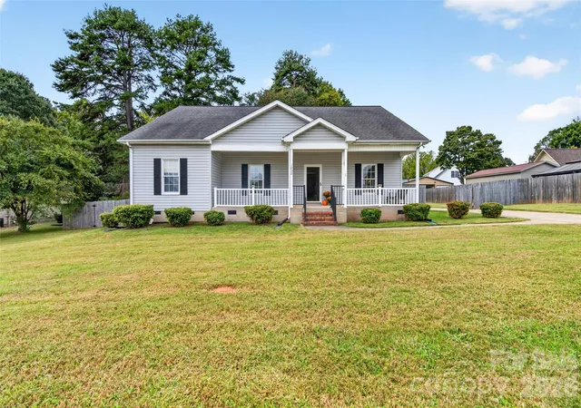 Single family home for sale at 1032 Coddle Crk Rd, Mooresville, NC 28115 | MLS# 4433548 | Listing updated on 2026-10-11