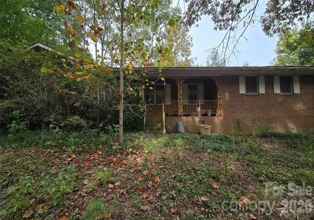 Photo 1 of Single family home for sale at 330 Brook Cir, Salisbury, NC 28147 | MLS# 4433551 | Listing updated on 2026-10-11