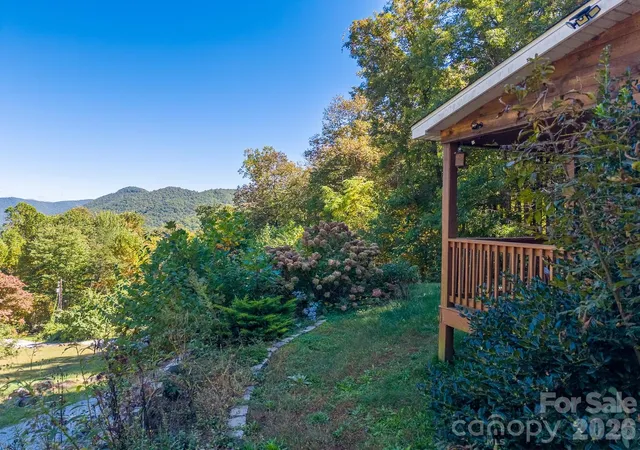 Photo 3 of Single family home for sale at 185 Paseos Dr, Cullowhee, NC 28723 | MLS# 4433552 | Listing updated on 2026-10-20