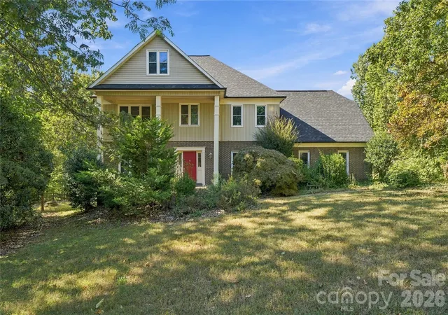 Photo 1 of Single family home for sale at 9327 Willowglen Trl, Charlotte, NC 28215 | MLS# 4433586 | Listing updated on 2026-10-27