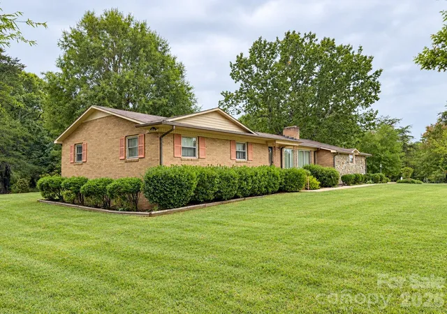 Photo 1 of Single family home for sale at 4600 E Nc Hwy 150, Lincolnton, NC 28092 | MLS# 4433624 | Listing updated on 2026-10-22