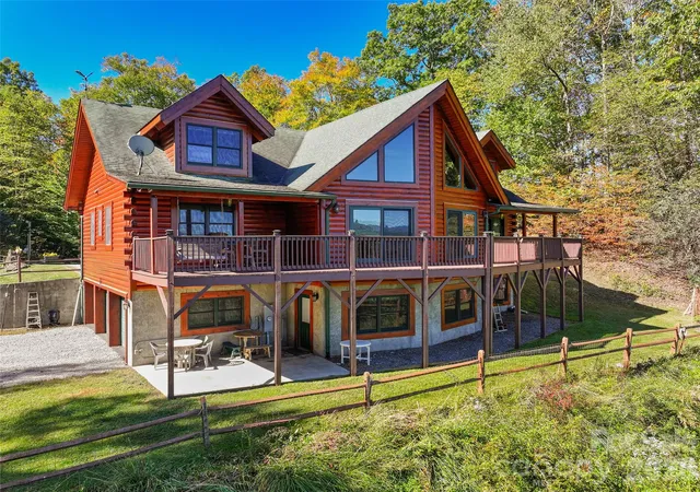 Photo 1 of Single family home for sale at 124 Borges Ln, Waynesville, NC 28785 | MLS# 4433636 | Listing updated on 2026-10-15