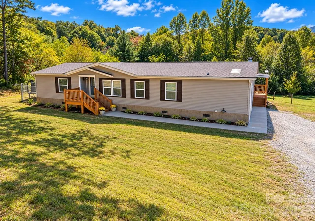 Photo 2 of Single family home for sale at 1805 Wehutty Rd, Murphy, NC 28906 | MLS# 4433647 | Listing updated on 2026-10-30