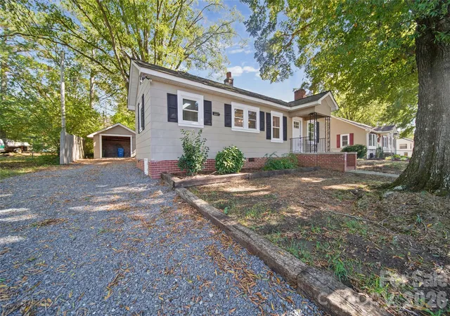 Photo 3 of Single family home for sale at 215 Arey Ave, Albemarle, NC 28001 | MLS# 4433652 | Listing updated on 2026-10-13