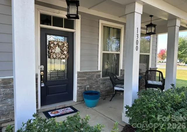 Photo 1 of Single family home for sale at 1300 Oakhurst Dr, Waxhaw, NC 28173 | MLS# 4433657 | Listing updated on 2026-10-19