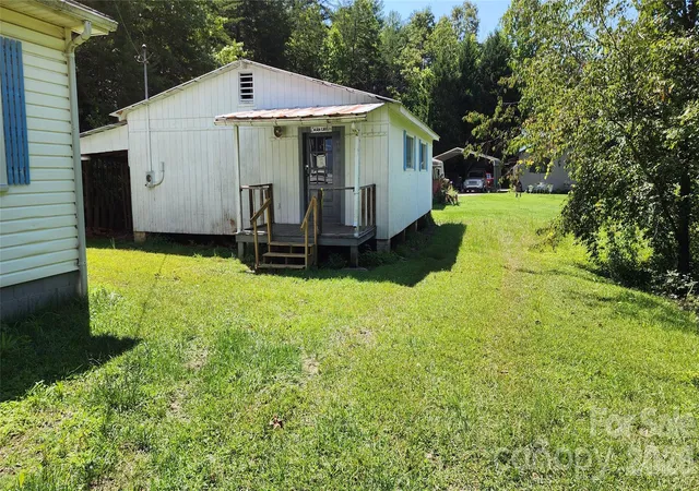 Photo 3 of Single family home for sale at 6174 Highway 221 N, Marion, NC 28752 | MLS# 4433660 | Listing updated on 2026-10-28