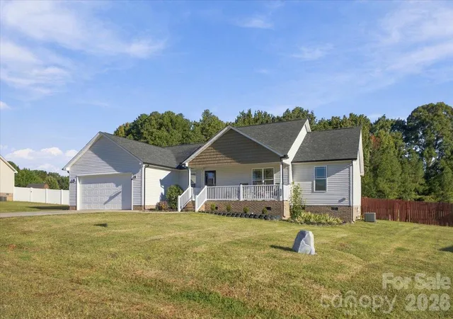 Photo 1 of Single family home for sale at 3038 Brody Ln, Maiden, NC 28650 | MLS# 4433661 | Listing updated on 2026-10-29