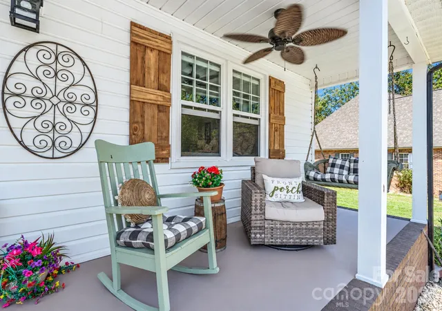 Photo 4 of Single family home for sale at 2105 Valley View Ln, Lincolnton, NC 28092 | MLS# 4433670 | Listing updated on 2026-10-23