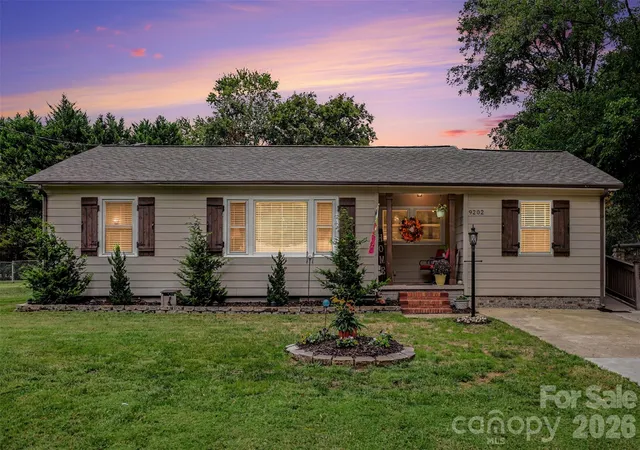 Photo 1 of Single family home for sale at 9202 Elgin Dr, Charlotte, NC 28214 | MLS# 4433674 | Listing updated on 2026-10-12