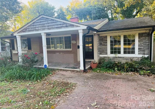 Photo 2 of Single family home for sale at 1929 Grier Ave, Charlotte, NC 28216 | MLS# 4433679 | Listing updated on 2026-10-27