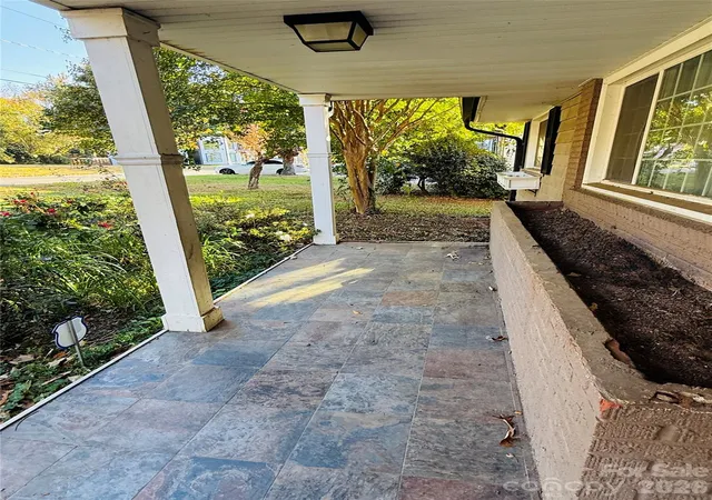 Photo 3 of Single family home for sale at 1929 Grier Ave, Charlotte, NC 28216 | MLS# 4433679 | Listing updated on 2026-10-27