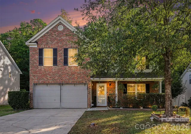 Photo 1 of Single family home for sale at 669 Lynville Ln, Rock Hill, SC 29730 | MLS# 4433683 | Listing updated on 2026-10-20