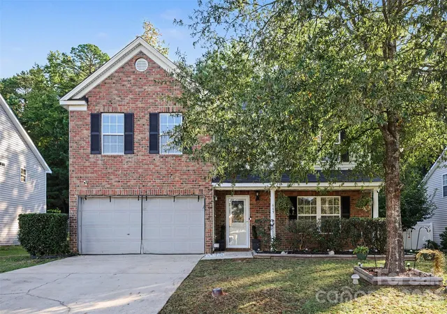 Photo 1 of Single family home for sale at 669 Lynville Ln, Rock Hill, SC 29730 | MLS# 4433683 | Listing updated on 2026-10-20