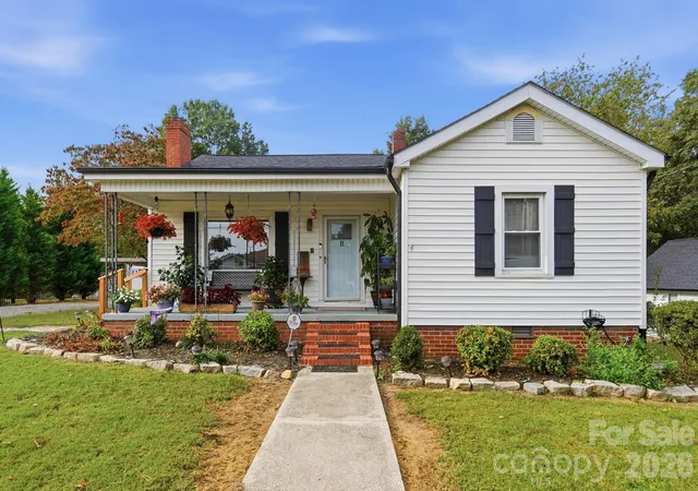 Photo 2 of Single family home for sale at 705 Deaton St, Kannapolis, NC 28081 | MLS# 4433688 | Listing updated on 2026-10-13