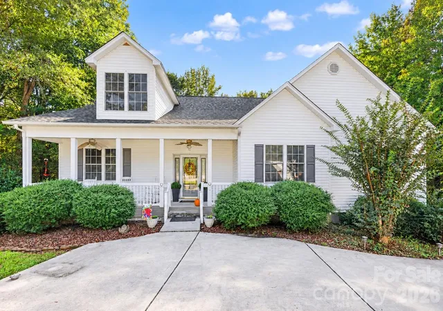 Photo 2 of Single family home for sale at 9133 Sunrise Meadow Rd, Fort Mill, SC 29707 | MLS# 4433690 | Listing updated on 2026-10-18