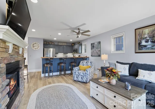 Listing Photo 4 - Condo for sale in building located at 506 Peaceful Hvn Dr, Boone, NC 28607 - Unit #1111