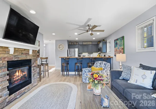 Listing Photo 5 - Condo for sale in building located at 506 Peaceful Hvn Dr, Boone, NC 28607 - Unit #1111