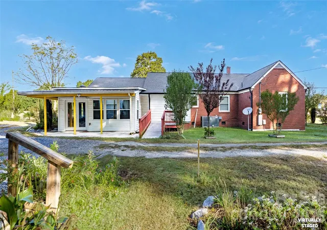 Photo 3 of Single family home for sale at 2340 E Nc 24/27 Rd, Biscoe, NC 27209 | MLS# 4433696 | Listing updated on 2026-10-17