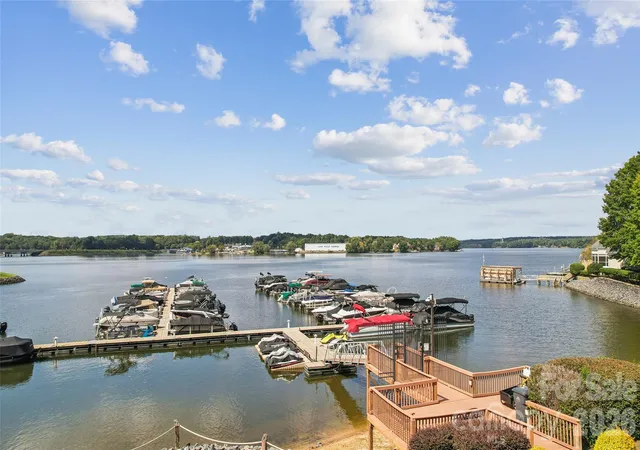 Photo 1 of Single family home for sale at 16516 Riverpointe Dr, Charlotte, NC 28278 | MLS# 4433714 | Listing updated on 2026-10-17