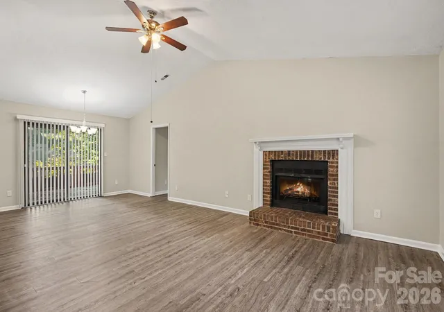 Photo 2 of Single family home for sale at 6411 Rocklake Dr, Charlotte, NC 28214 | MLS# 4433718 | Listing updated on 2026-10-14