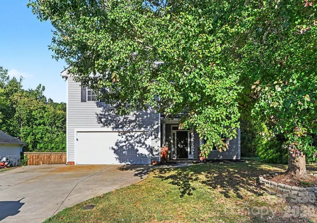 Photo 2 of Single family home for sale at 2321 Grayson Pkwy, Monroe, NC 28110 | MLS# 4433720 | Listing updated on 2026-10-14
