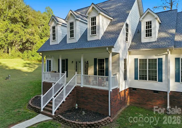 Photo 3 of Single family home for sale at 151 Robertson Dr, Taylorsville, NC 28681 | MLS# 4433721 | Listing updated on 2026-10-15