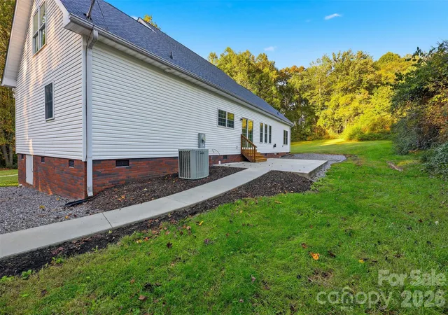 Photo 3 of Single family home for sale at 151 Robertson Dr, Taylorsville, NC 28681 | MLS# 4433721 | Listing updated on 2026-10-15