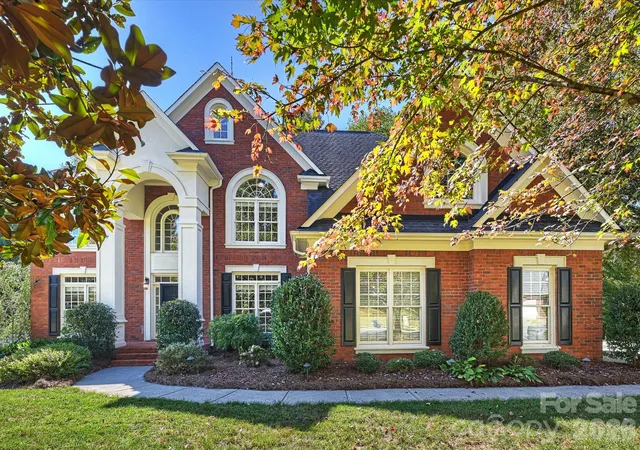 Photo 1 of Single family home for sale at 7705 Stonehaven Dr, Waxhaw, NC 28173 | MLS# 4433732 | Listing updated on 2026-10-18