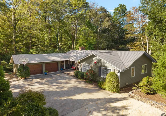 Photo 1 of Single family home for sale at 69 Eargle Rd, Tryon, NC 28782 | MLS# 4433738 | Listing updated on 2026-10-20